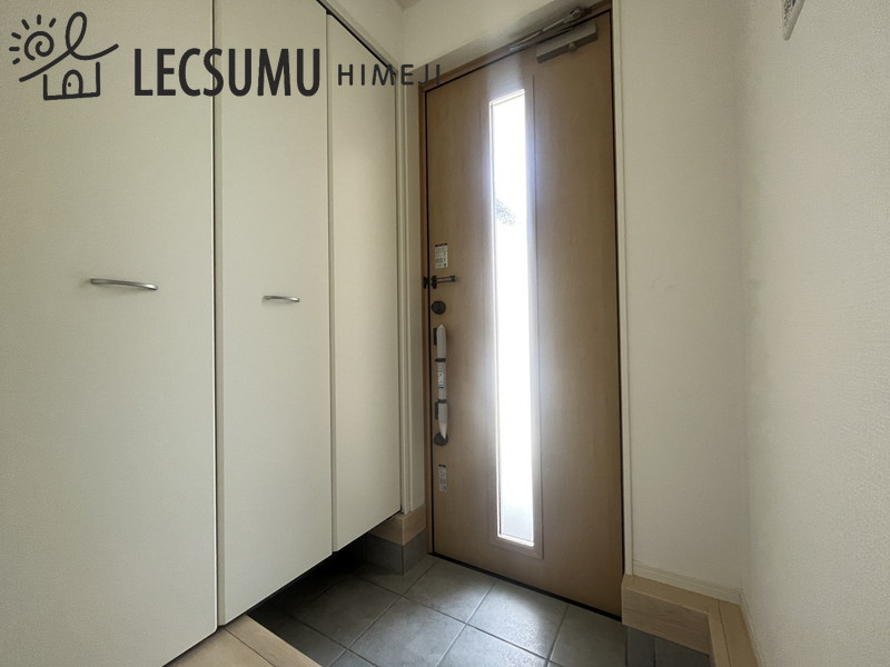 姫路市飾磨区今在家4丁目/新築戸建の玄関