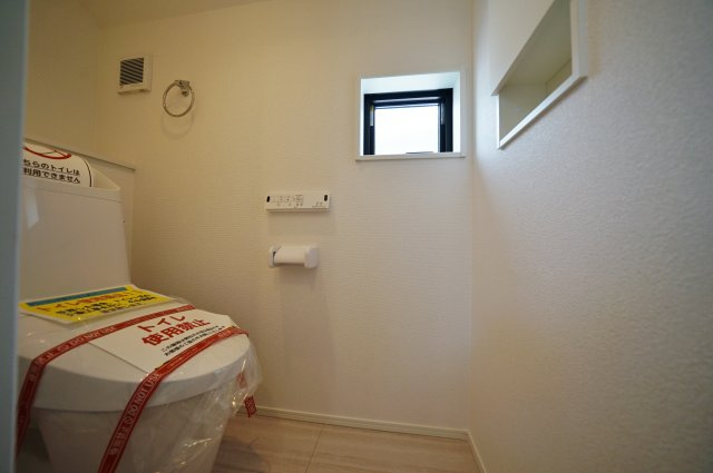 【横浜市瀬谷区阿久和西3丁目18-11新築戸建て】★仲介手数料無料★（原小学校・原中学校）のトイレ