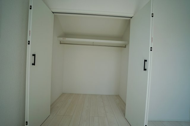 【横浜市瀬谷区阿久和西3丁目18-11新築戸建て】★仲介手数料無料★（原小学校・原中学校）の収納