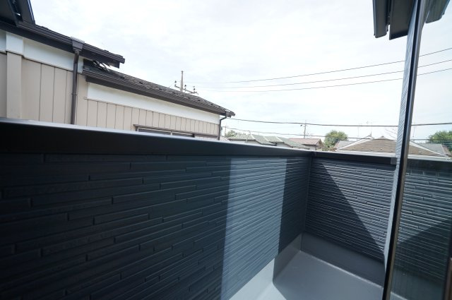 【横浜市瀬谷区阿久和西3丁目18-11新築戸建て】★仲介手数料無料★（原小学校・原中学校）のバルコニー