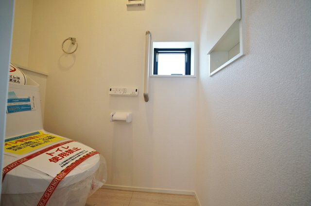 【横浜市瀬谷区阿久和西3丁目18-11新築戸建て】★仲介手数料無料★（原小学校・原中学校）のトイレ