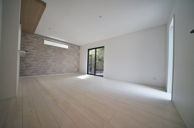 【横浜市瀬谷区阿久和西3丁目18-11新築戸建て】★仲介手数料無料★（原小学校・原中学校）の居間・リビング
