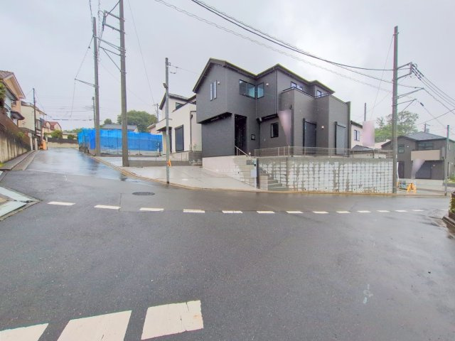 富士見市大字水子の新築一戸建の前面道路含む現地写真