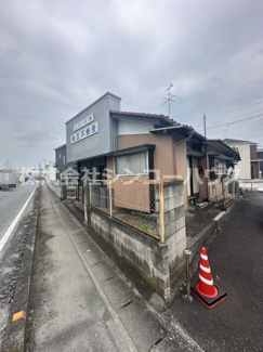 【外観】 | コンビニやスーパーが近隣にあり生活に便利な立地。