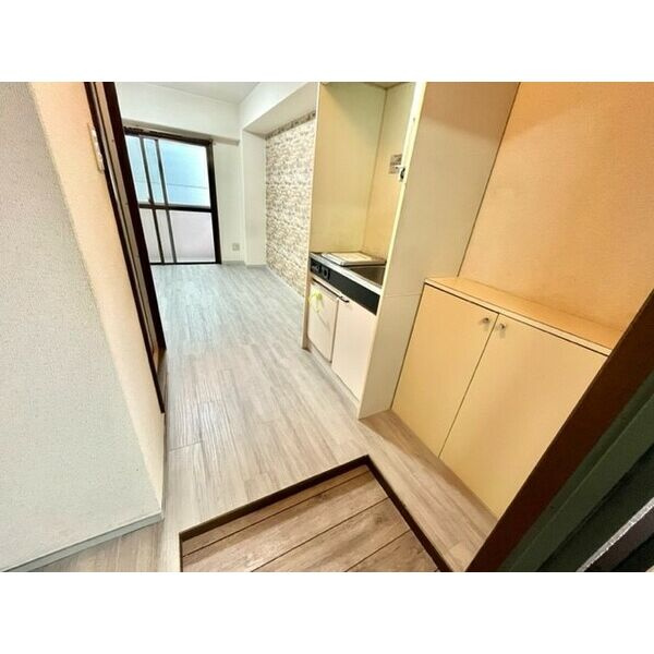 フラット鳴尾の玄関