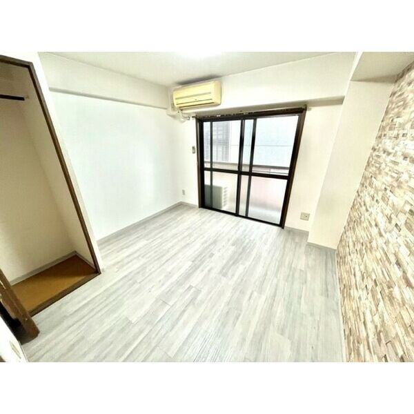 フラット鳴尾の居間・リビング