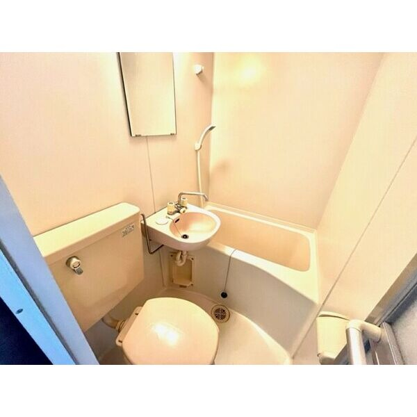 フラット鳴尾の浴室