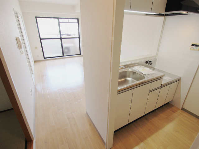 日宝ポニクレール府中の居間・リビング