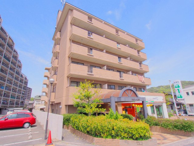 日宝ポニクレール府中の外観