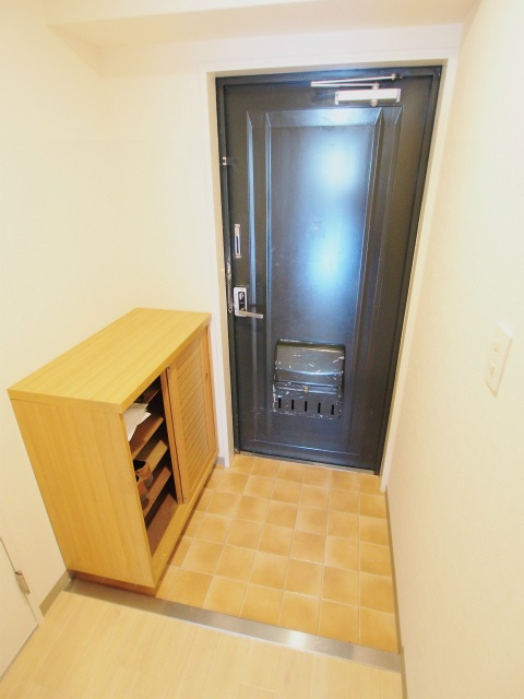 日宝ポニクレール府中の玄関