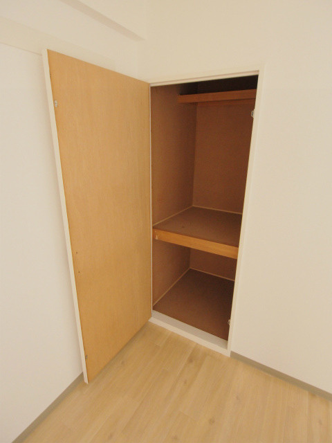 日宝ポニクレール府中の収納