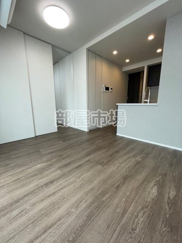 クレストコート上野の居間・リビング