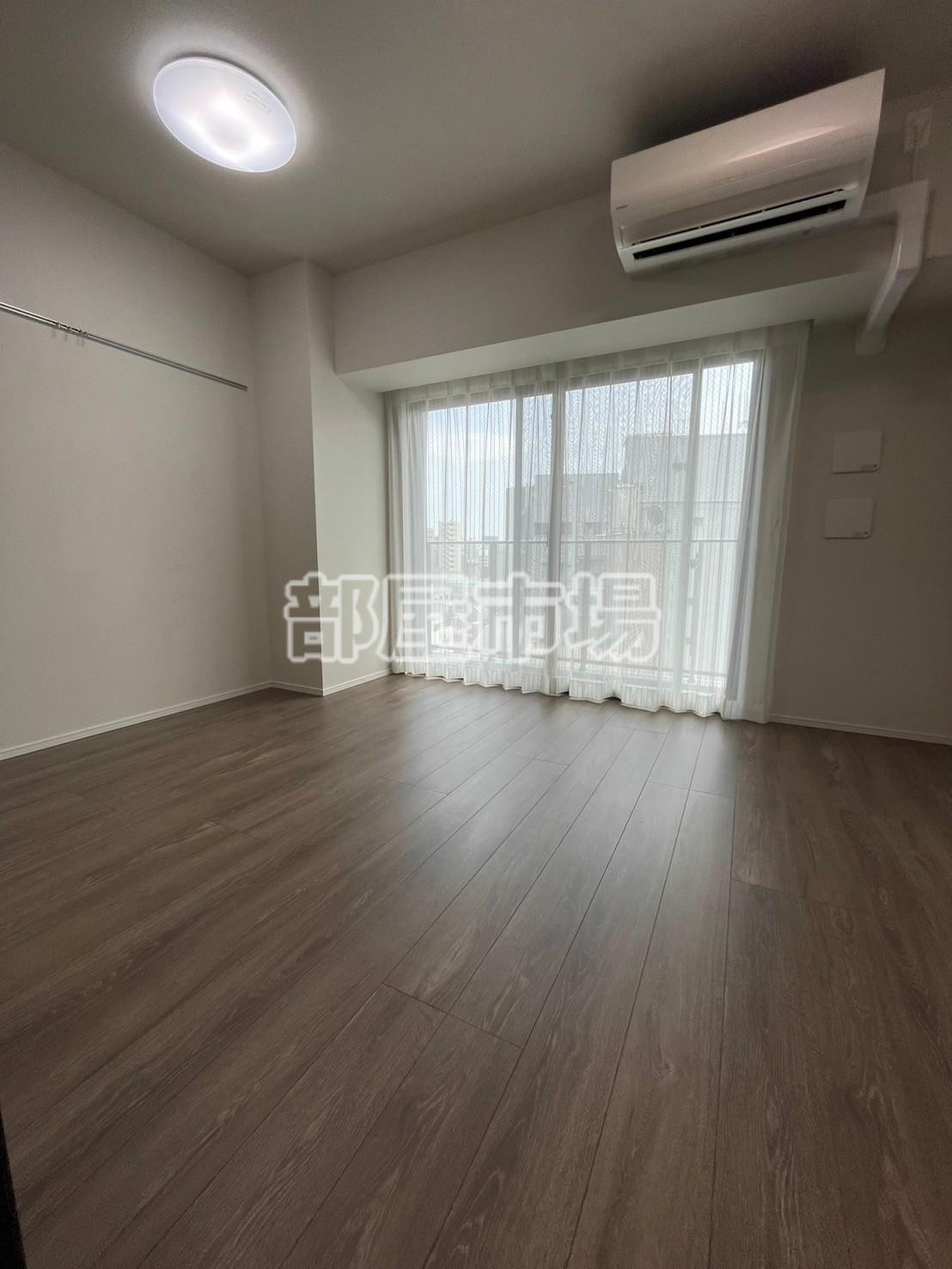 クレストコート上野の居間・リビング