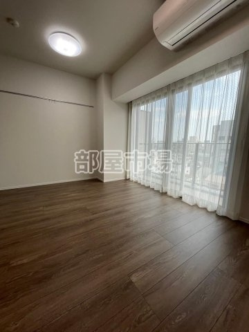 クレストコート上野の居間・リビング