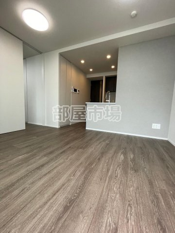 クレストコート上野の居間・リビング