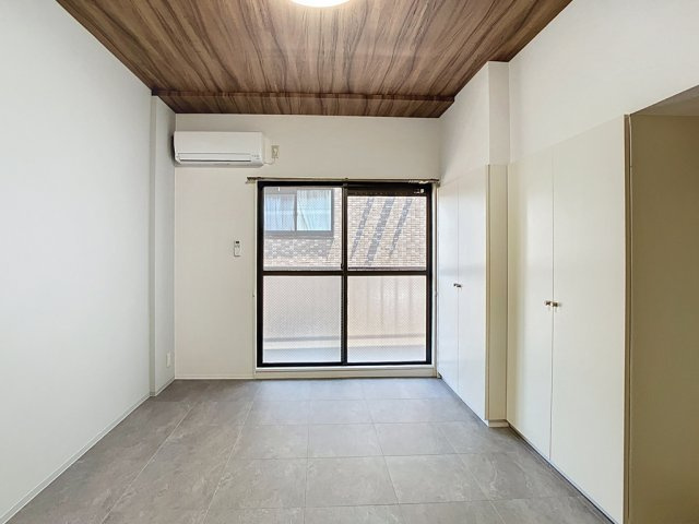 マリュンヌ金沢の洋室