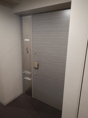 クロスエアタワーの玄関