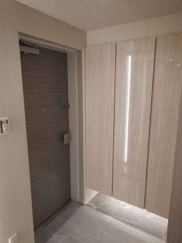 クロスエアタワーの玄関