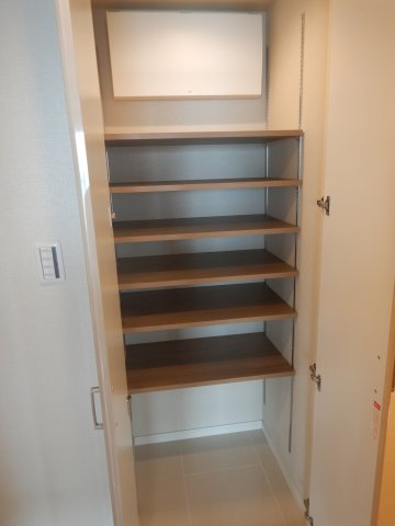 クロスエアタワーの収納|廊下