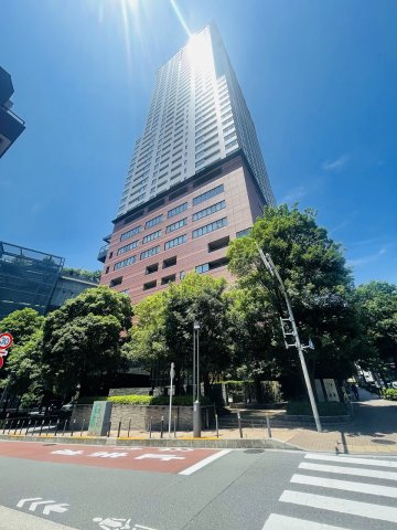 クロスエアタワーの外観