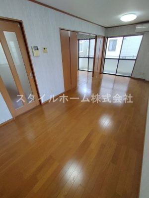 【居間・リビング】 | ベルバランセ白井 | 別部屋写真です。