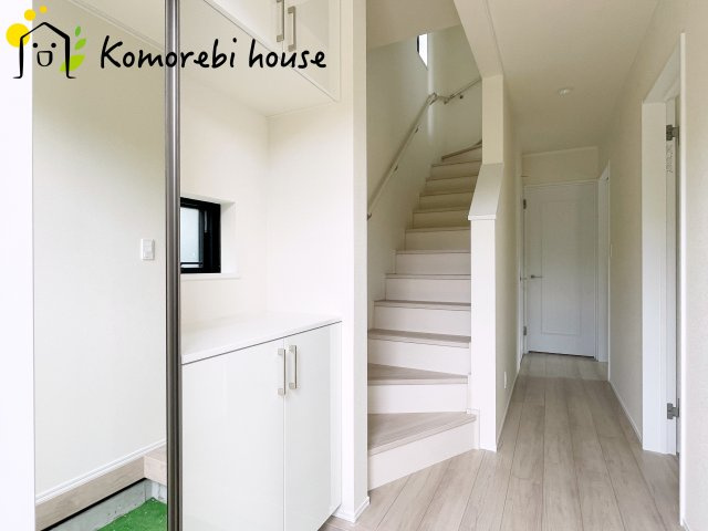 上尾市西宮下4丁目　新築一戸建て　Aの玄関