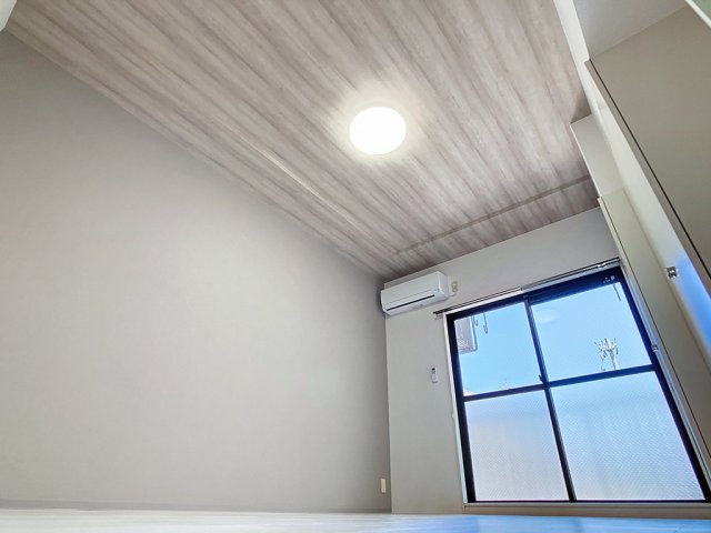 マリュンヌ金沢の洋室