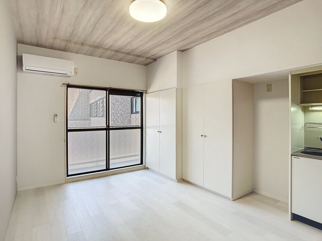 マリュンヌ金沢の洋室