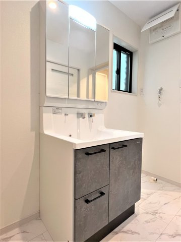 堺市東区日置荘北町　令和5年築4ＬＤＫの独立洗面台