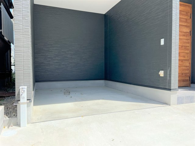 堺市東区日置荘北町　令和5年築4ＬＤＫの駐車場