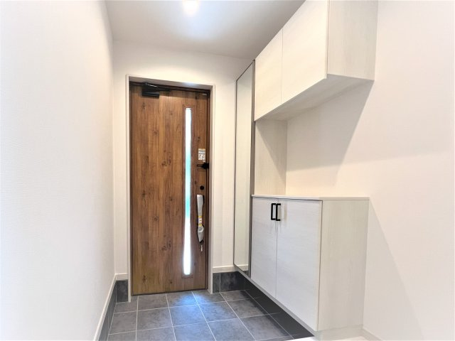 堺市東区日置荘北町　令和5年築4ＬＤＫの玄関