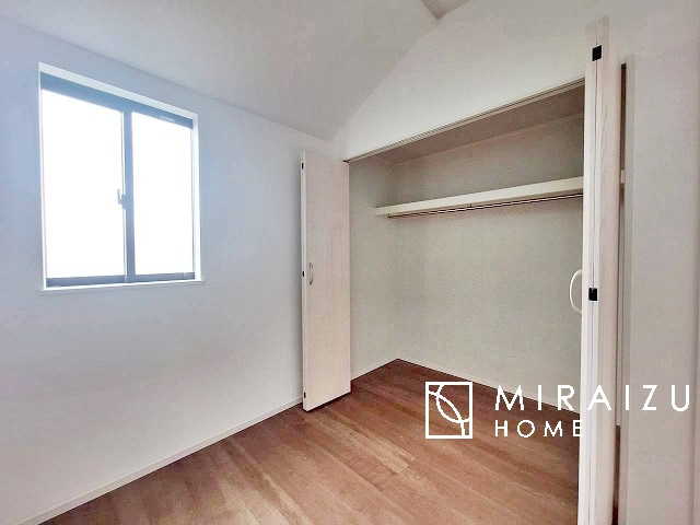 【収納】 | 青く澄み渡った綺麗な空と、陽の光をたっぷりと受ける、そんな新築住宅で新生活をスタートしてみませんか？見学・ご相談等、ミライズホーム(株)までお気軽にご連絡下さい。