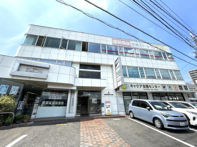 早川ビルの外観