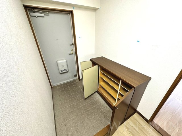 ハイツ船町の玄関