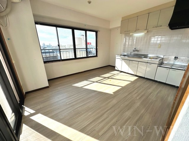 ハイツ船町の居間・リビング