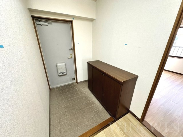 ハイツ船町の玄関