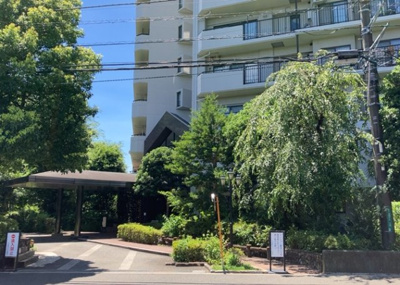 【外観】 | コスモ相模原スカイエッセ | マンションの外観は非常に重要なポイントです！外観の善し悪しは資産価値に大きな影響を与えます。外観のいいマンションを購入することで、高値で売却がしやすく、買い手が見つかりやすいというメリットがあります。