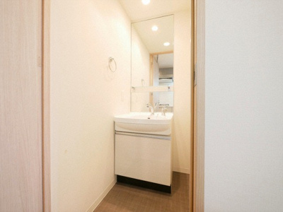 【独立洗面台】 | プレサンス松屋町ファステ   | 朝の身支度には欠かせない独立洗面化粧台