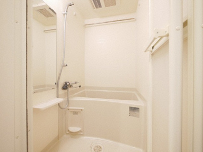 【浴室】 | プレサンス松屋町ファステ   | コンパクトで使いやすいお風呂です