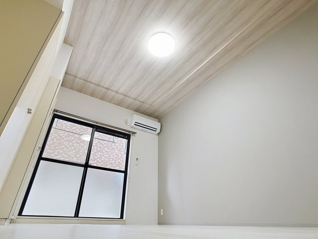 マリュンヌ金沢の洋室