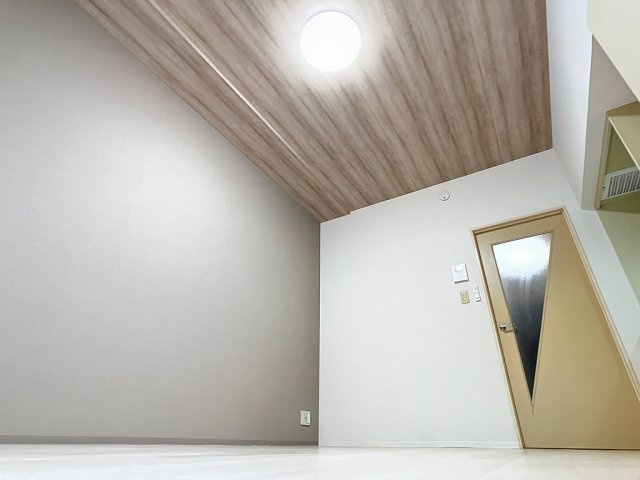 マリュンヌ金沢の洋室