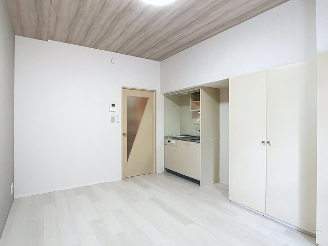 マリュンヌ金沢の洋室