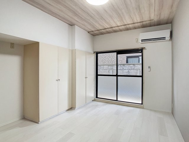 マリュンヌ金沢の洋室