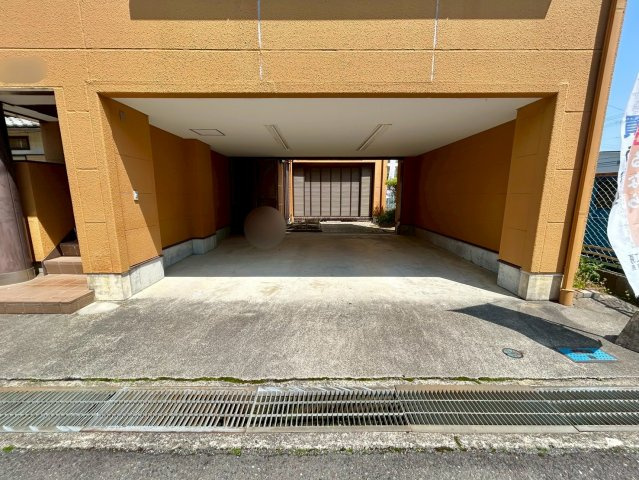 栗東市中沢2丁目　中古戸建ての駐車場