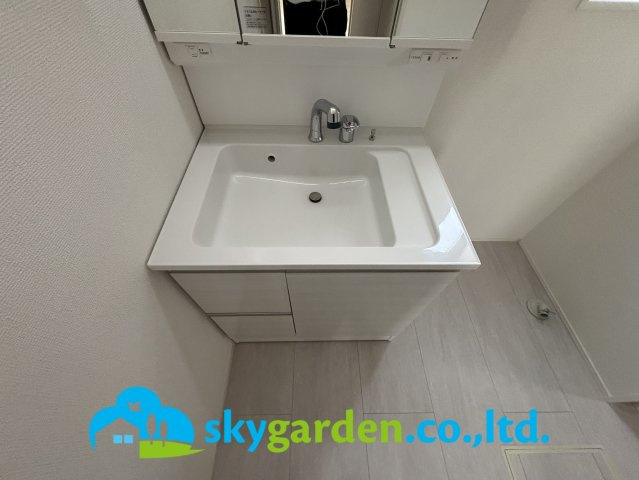 平塚市大島　新築戸建　全4棟3号棟の独立洗面台