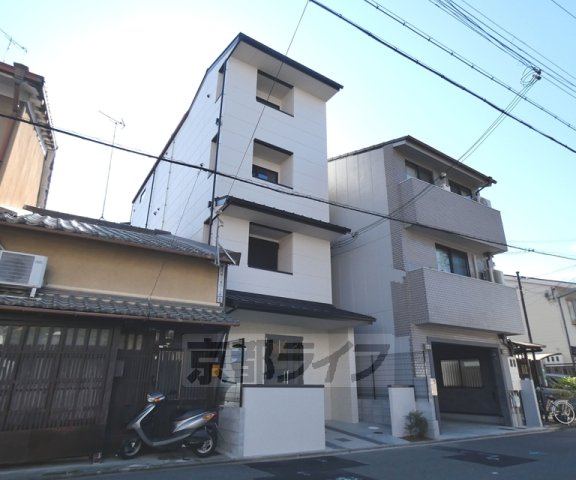 グラン堀川今出川の外観