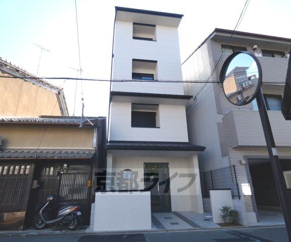 グラン堀川今出川の外観