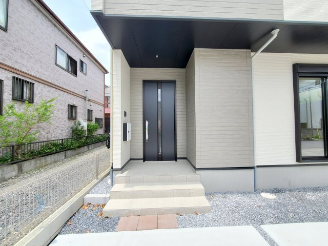 三郷市　新和1丁目　新築戸建　全1棟の玄関|施工例です