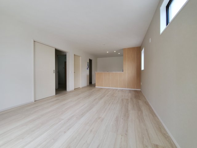 三郷市　新和1丁目　新築戸建　全1棟の居間・リビング|施工例です