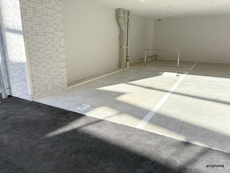 スプランディッド上本町WEST　仲介手数料無料の駐車場